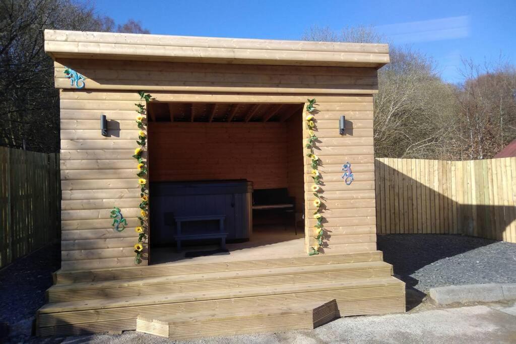 The Cottage - Hot Tub - Nr Glasgow - Self Check-In Coatbridge Exterior photo
