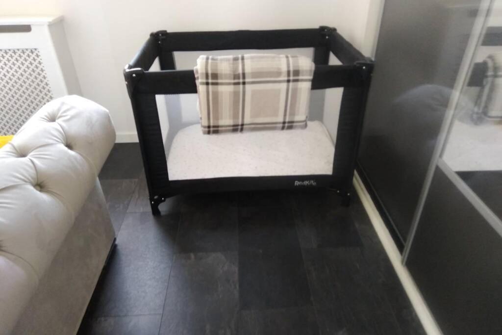 The Cottage - Hot Tub - Nr Glasgow - Self Check-In Coatbridge Exterior photo